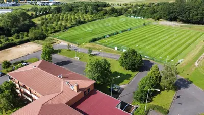 Blick auf Sportschule Bitburg - Sportpark-Hotel aus der Vogelperspektive