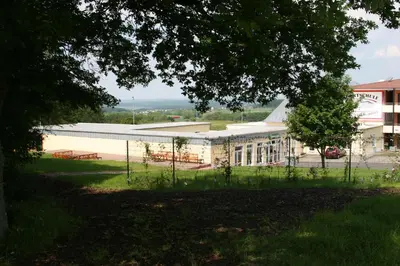 Ein Garten an der Unterkunft Sportschule Bitburg - Sportpark-Hotel