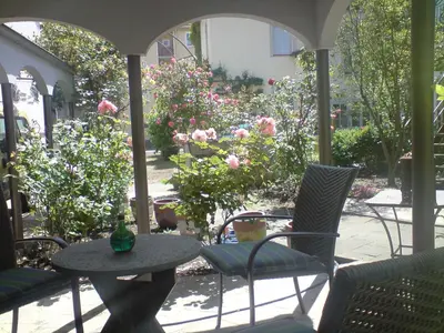 Ein Garten an der Unterkunft Stadtoase Koblenz