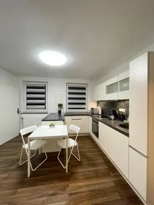Küche/Küchenzeile in der Unterkunft Gemütliches EG-Apartment in Weißenthurm für 6