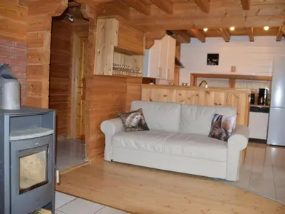 Küche/Küchenzeile in der Unterkunft Holiday Home Chalet mit Garten- Grill und Terrasse by Interhome