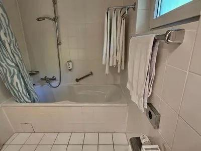 Ein Badezimmer in der Unterkunft Holiday Home mit Garten im Naturpark Südeifel by Interhome
