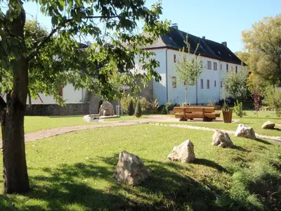 Ein Garten an der Unterkunft Apartment Resi Lux in Niederehe by Interhome