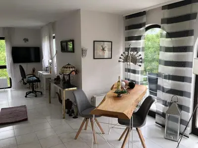 Ein Sitzbereich in der Unterkunft Apartment Gesamte Wohnung in Bad Kreuznach by Interhome