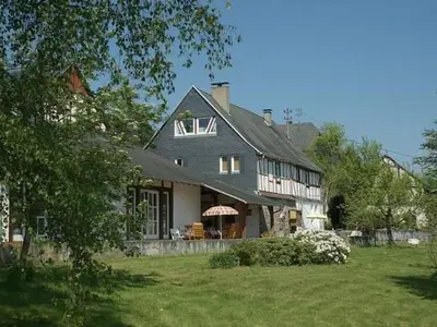Das Gebäude in dem sich die Ferienwohnung befindet