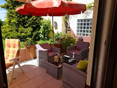 Ein Sitzbereich in der Unterkunft Apartment FeWo Sonnenblume by Interhome