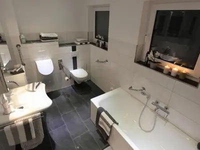Ein Badezimmer in der Unterkunft Apartment Appartement in Mastershausen mit Terrasse- Garten und Grill by Interhome