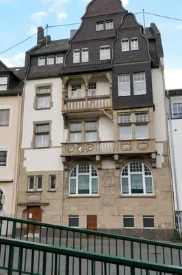 Das Gebäude in dem sich die Ferienwohnung befindet