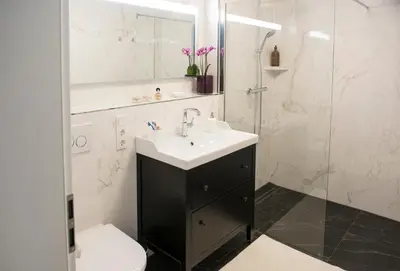 Ein Badezimmer in der Unterkunft Rosaliya