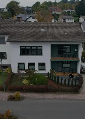 Das Gebäude in dem sich die Ferienwohnung befindet