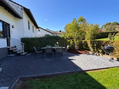 Ein Garten an der Unterkunft Villa Basilika - Ferienwohnung Prüm