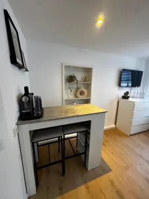 Küche/Küchenzeile in der Unterkunft BG Living & Hosting - Stilvolles Studio im Herzen der Stadt - WLAN inklusive