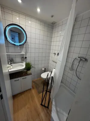 Ein Badezimmer in der Unterkunft BG Living & Hosting - Stilvolles Studio im Herzen der Stadt - WLAN inklusive