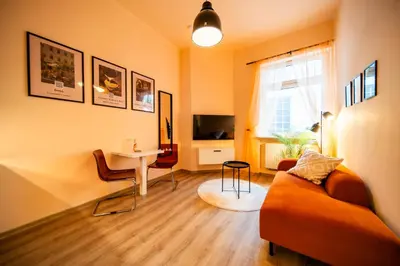 TV/Unterhaltungsangebot in der Unterkunft LLR Design Apartment am Bahnhof - Palermo Peach
