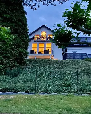 Ein Garten an der Unterkunft Viktoria`s Penthouse