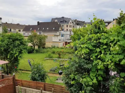 Ein Garten an der Unterkunft FachwerkNest Koblenz I10 Min zur Altstadt I 400 Mbit WLAN I Parkplatz