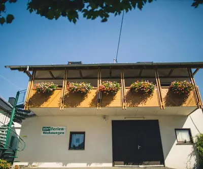 Das Gebäude in dem sich die Ferienwohnung befindet
