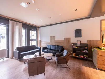 Ein Sitzbereich in der Unterkunft Hambachtal forest hideaway boutique resort