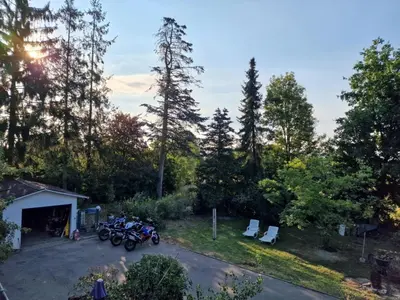 Ein Garten an der Unterkunft Doppelzimmer mit Gartenblick
