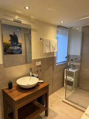 Ein Badezimmer in der Unterkunft Sonnige Design-Dachwohnung mit Fernblick