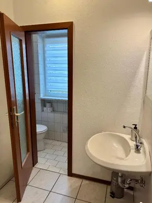 Ein Badezimmer in der Unterkunft Haus Edeltrud - Ferienwohnung Moselblick