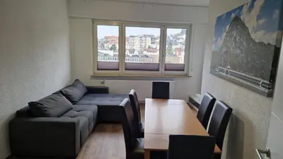 Ein Sitzbereich in der Unterkunft I Schöne Wohnung in Bingen mit phantastischem Blick auf die Nahe Fewo für Monteure-A