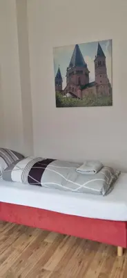 Ein Bett oder Betten in einem Zimmer der Unterkunft II Schöne Wohnung in Bingen mit phantastischem Blick auf die Nahe, Fewo für Monteure-B