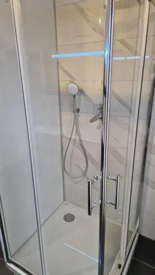 Ein Badezimmer in der Unterkunft III Schöne Wohnung in Bingen mit phantastischem Blick auf die Nahe, Fewo für Monteure-C