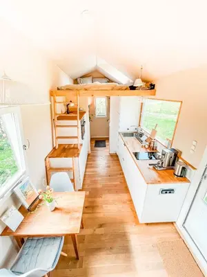 Küche/Küchenzeile in der Unterkunft Tinyhouse Minimalus I - Outdoorküche und Nebeldusche