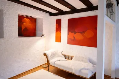 Ein Sitzbereich in der Unterkunft Ferien im Kellisch-Haus
