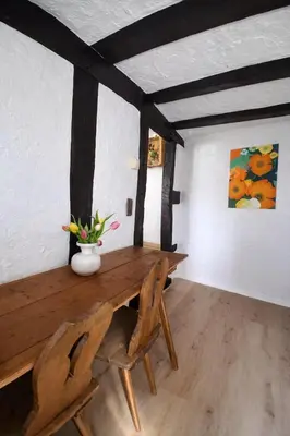Ein Sitzbereich in der Unterkunft Ferien im Kellisch-Haus