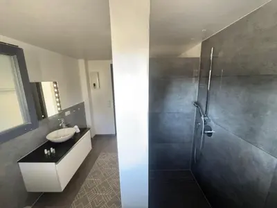 Ein Badezimmer in der Unterkunft Landruhe Koblenz- Modernes Apartment
