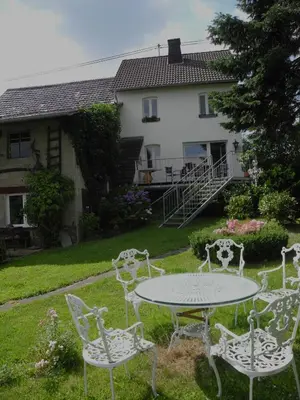 Ein Garten an der Unterkunft Villa Luzia