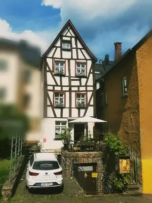 Das Gebäude in dem sich die Pension befindet