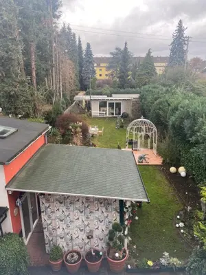 Ein Garten an der Unterkunft Haus zum Rhein