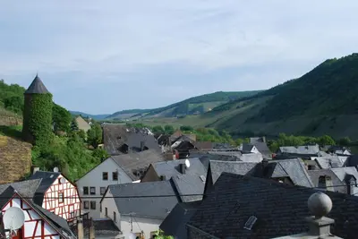Ein allgemeiner Bergblick oder ein Berglick von der Ferienwohnung aus