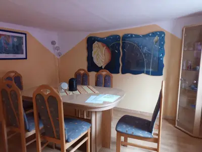 Ein Sitzbereich in der Unterkunft Ferienwohnung In der Kehr
