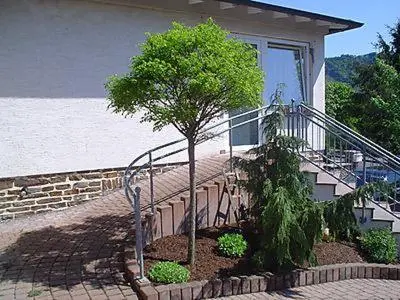 Ein Garten an der Unterkunft Ferienwohnung Eigner