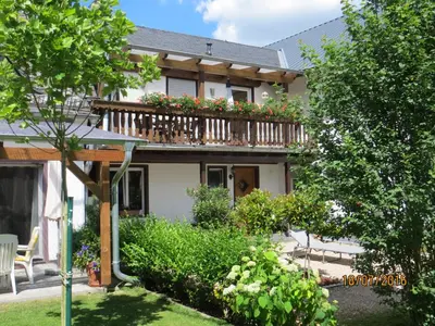 Ein Garten an der Unterkunft Ferienwohnungen Grafenfelder Hof