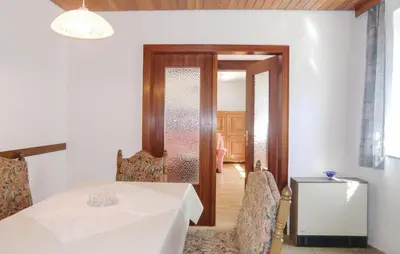 Ein Sitzbereich in der Unterkunft Cozy Apartment In Gerolstein-Müllenborn