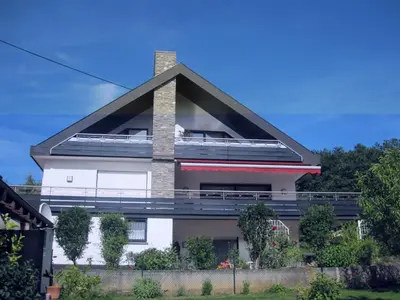 Das Gebäude in dem sich die Ferienwohnung befindet