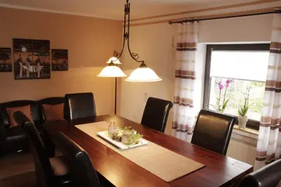 Ein Sitzbereich in der Unterkunft Ferienwohnung Erika