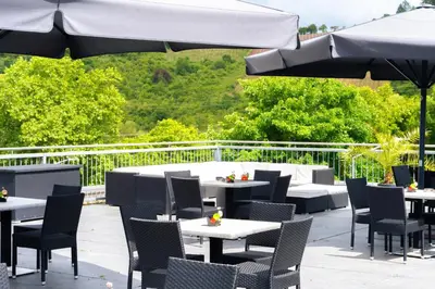 Ein Garten an der Unterkunft Alembra - Wein Style Hotel
