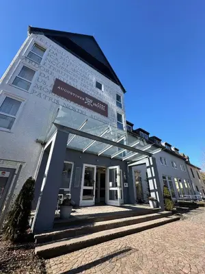 Das Gebäude in dem sich das Hotel befindet