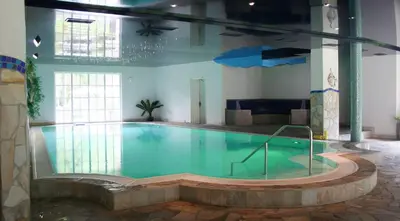 Der Swimmingpool an oder in der Nähe von Hotel Molitors Mühle