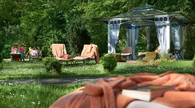 Ein Garten an der Unterkunft Hotel Molitors Mühle