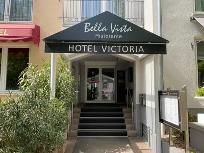 Eine Fassade oder ein Eingang zu Hotel Victoria