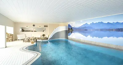 Der Swimmingpool an oder in der Nähe von Victor's Seehotel Weingärtner Bostalsee