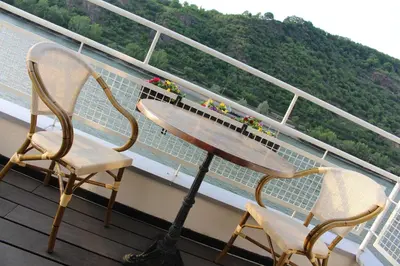 Ein Balkon oder eine Terrasse in der Unterkunft Rheinhotel Lilie