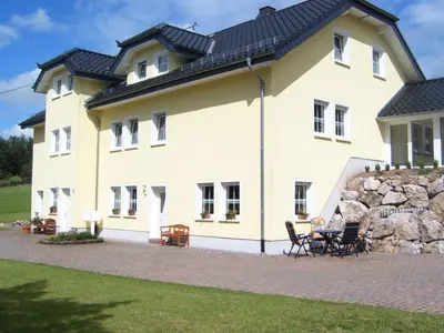 Das Gebäude in dem sich die Ferienwohnung befindet